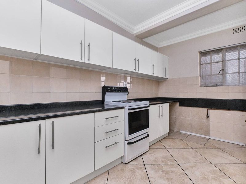 Your Ideal Home- Private Garden and Top Facilities - Photo 2