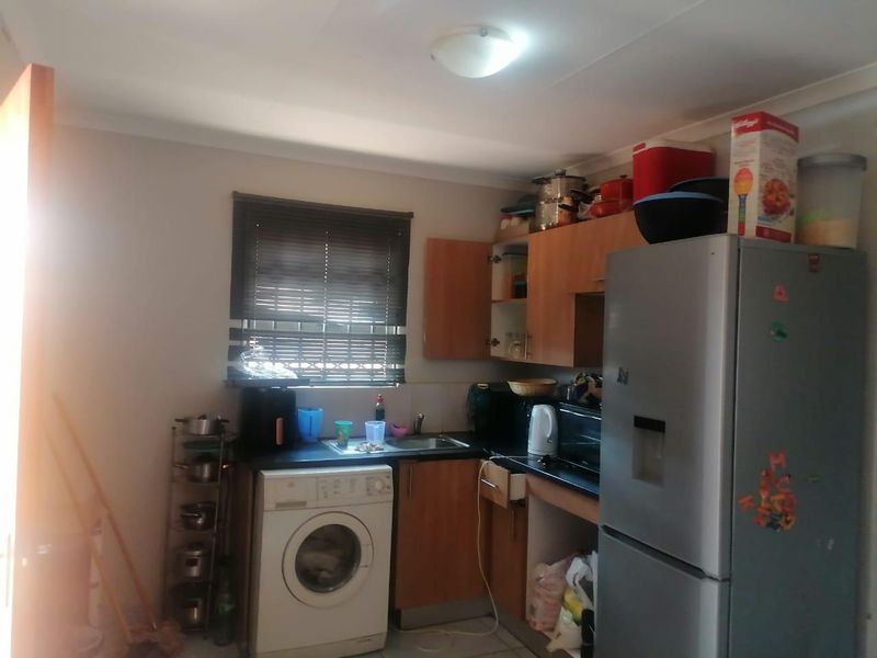 Dawn City - R 830 000 Family Home ! - Photo 9