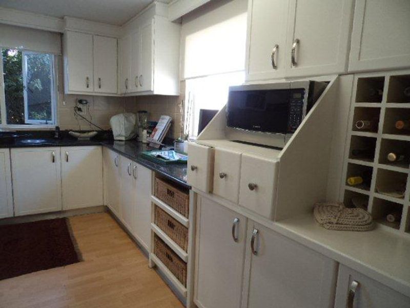 Designer Living is the hallmark of this light stylish home. - Photo 5