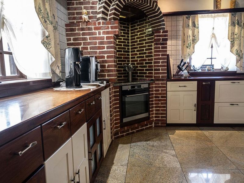 FOR SALE- MASSIVE 3 BEDROOM HOUSE WITH SEPARATE FLAT IN KRAMERSDORF, SWAKOPMUND, NAMIBIA - Photo 9