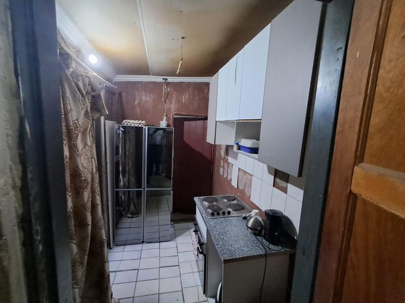 1 Bedroom RDP HOUSE In Olieven Ext 36 - Photo 3