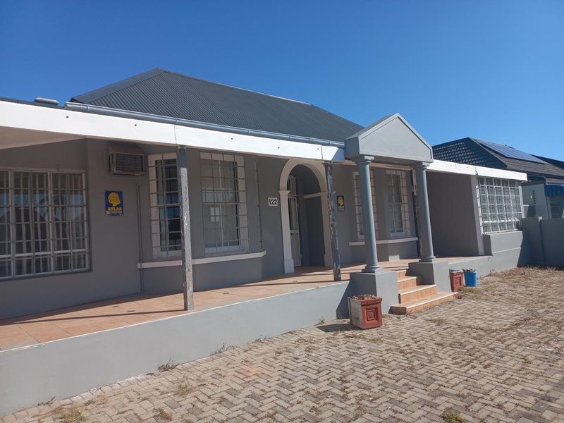 Freestanding corner property, on Cape Road! - Photo 9