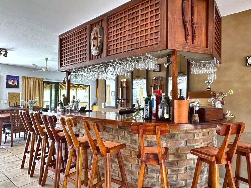 Property for Sale: Stunning 6-Bedroom House in Boschenvaal Eco Estate - Photo 6