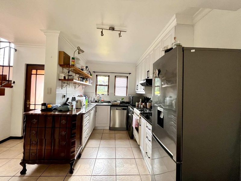 Pet Friendly Townhouse Available for Rent in Plantations Estate - Photo 2