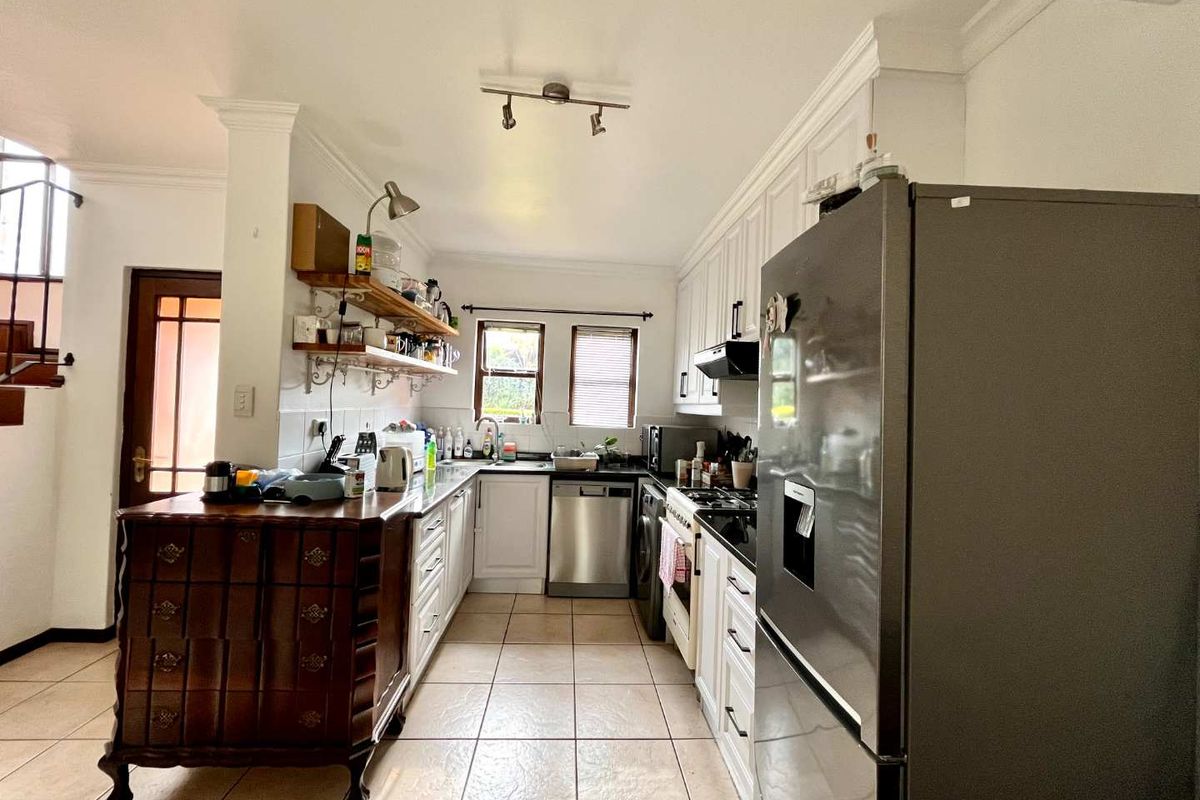 Pet Friendly Townhouse Available for Rent in Plantations Estate - Photo 2