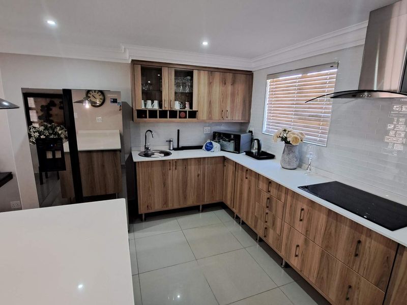 For the connoisseur home buyer who appreciates modern living with sleek style - Photo 7