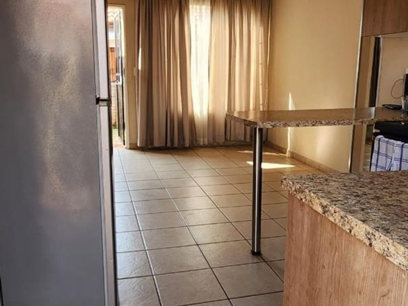 2 Bedroom Townhouse For Sale - Photo 7