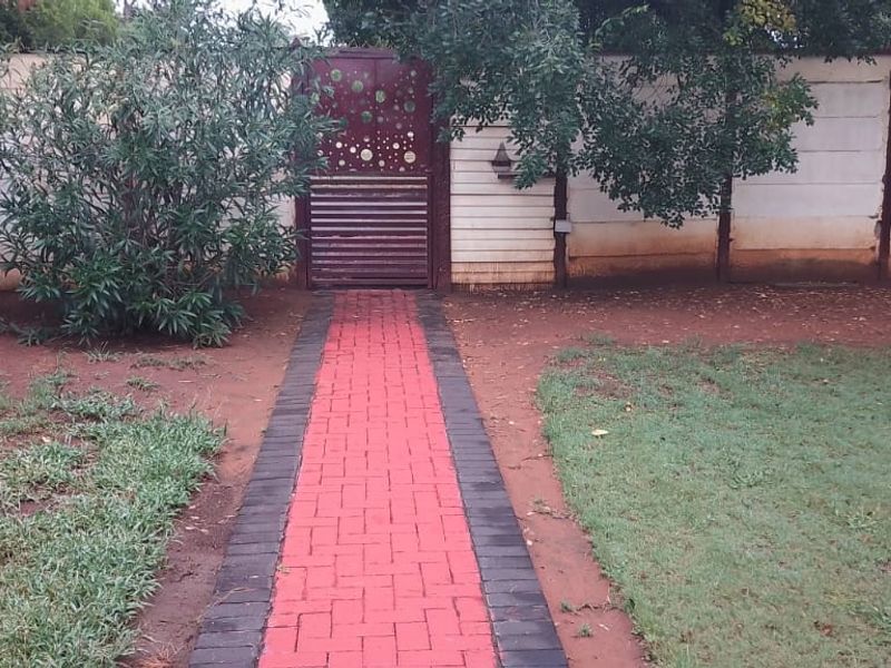 well located bisiness right very neat property - Photo 3