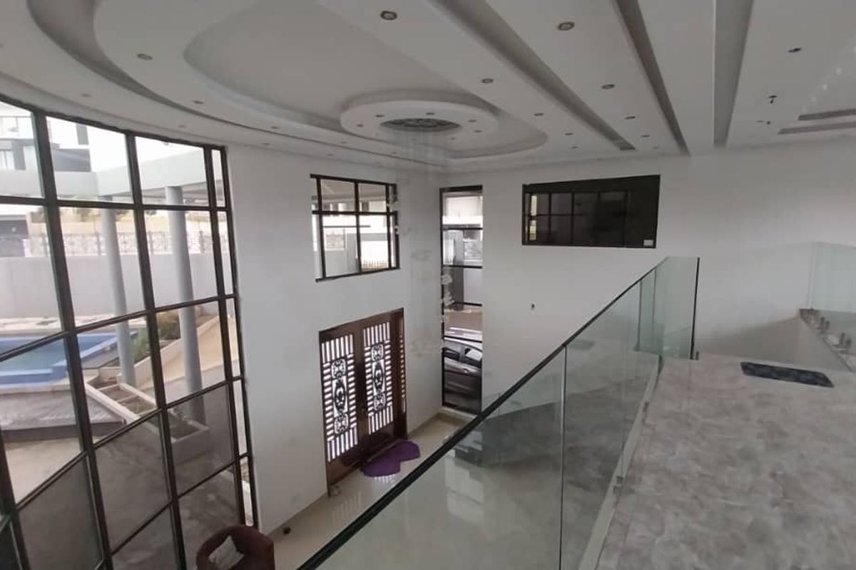 Elevate your lifestyle! Where modern design meets breathtaking views. - Photo 3