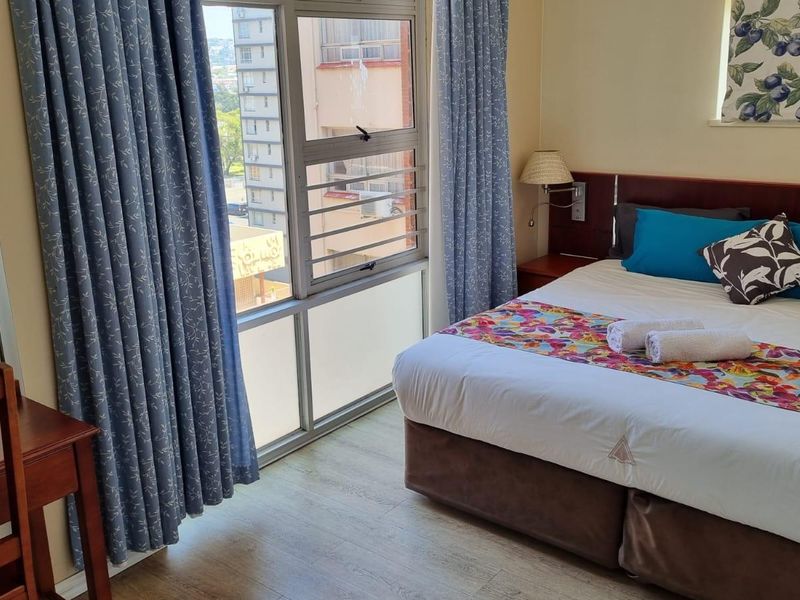 The Oceanic fully fitted and furnished sea facing apartment! - Photo 7