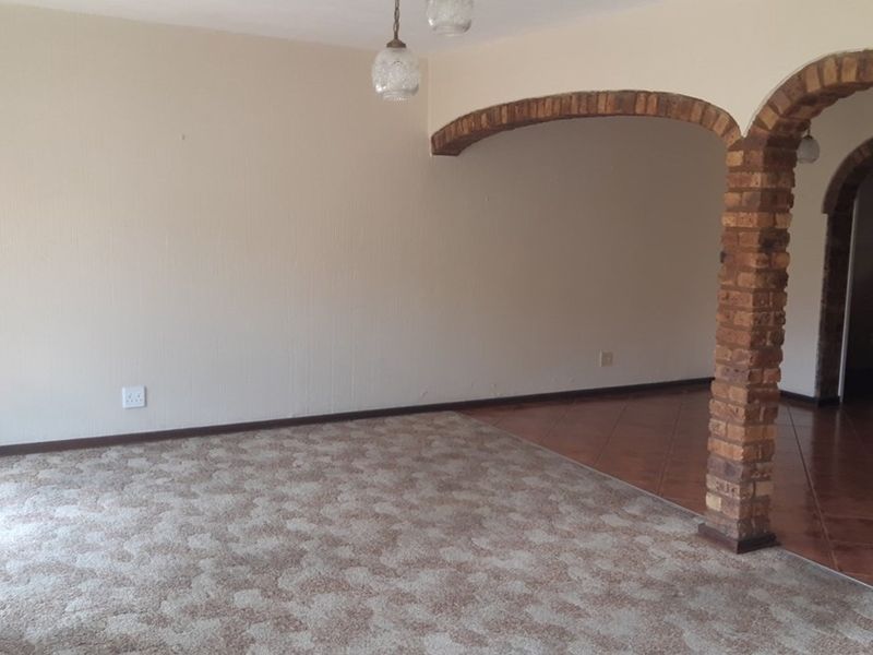 Investment Opportunity - Secure townhouse in lovely Clubville - Photo 5