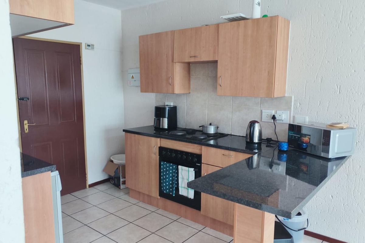 2 bedroom ground floor unit, walking distance from Eastrand Mall - investors+first time buyers! ideal property! - Photo 3