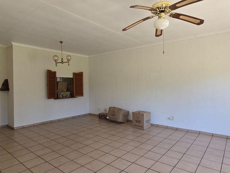 Charming Parkside Townhouse – Ideal Investment Opportunity - Photo 4