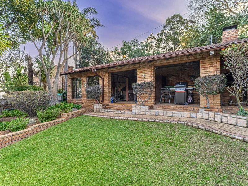 Luxury Family Home with Spectacular Panoramic Views in Glenvista - Photo 5