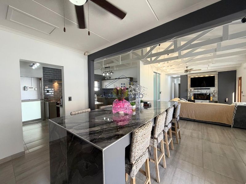 Spacious 4-Bedroom Home with lots of indoor entertainment area features - Photo 9
