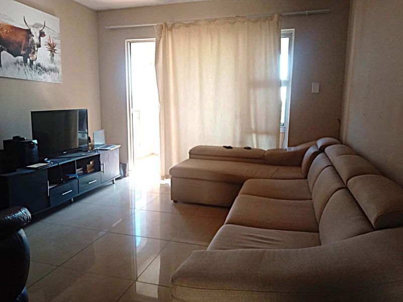 Two Bedroom For Sale In Glenwood - Photo 3