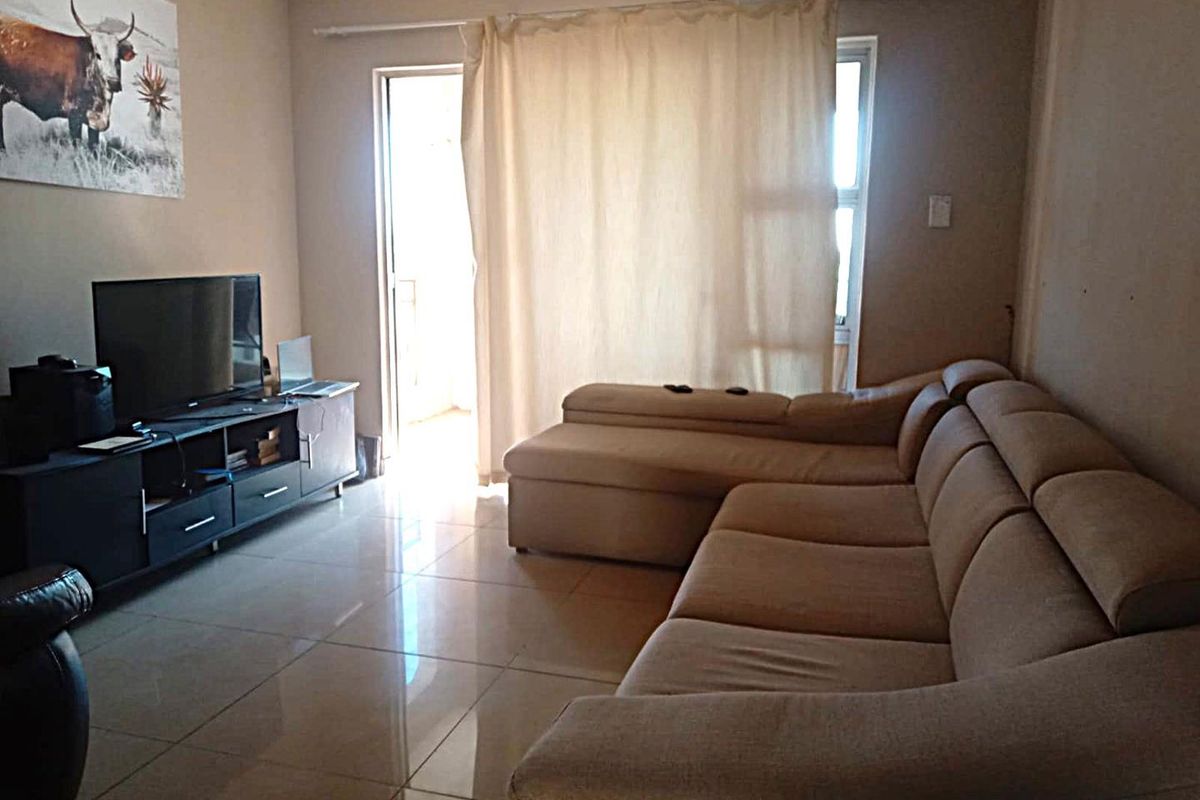 Two Bedroom For Sale In Glenwood - Photo 3