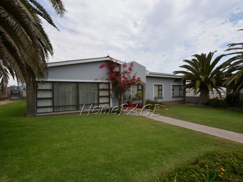 Ext 8 (Hage Heights), Lovely 4 Bedr Home with 2 Bedr Flat is for Sale - Photo 4