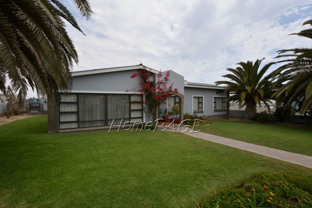 Ext 8 (Hage Heights), Lovely 4 Bedr Home with 2 Bedr Flat is for Sale - Photo 4