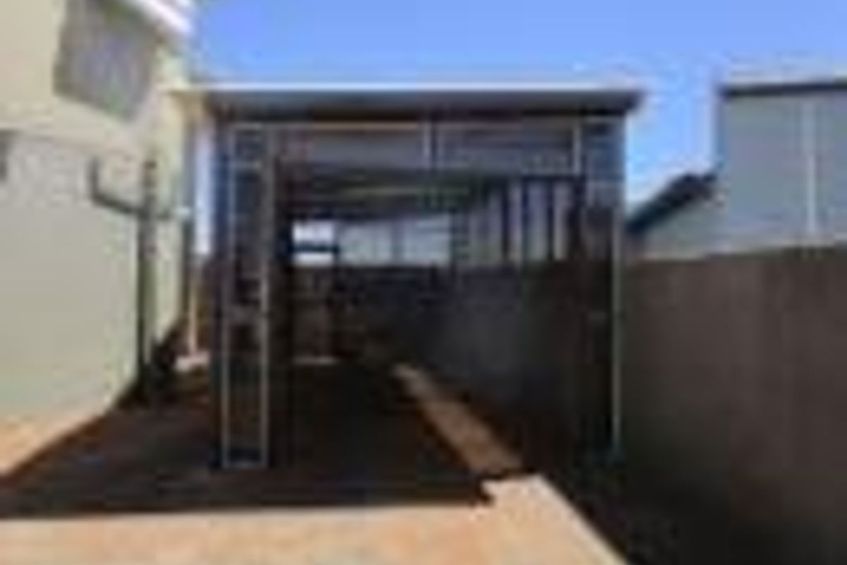 DOUBLE STOREY 8 BEDROOM HOUSE FOR SALE IN CIMBEBASIA - Photo 5