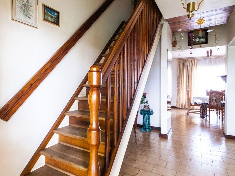 Charming Double Story 3 bedroom home - Photo 2