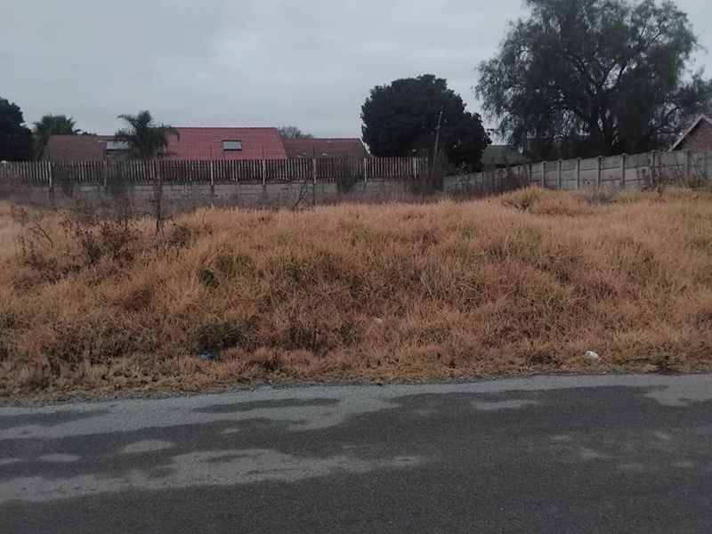 Large vacant land available for sale. - Photo 2