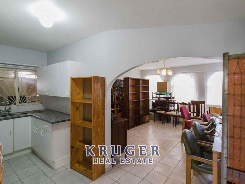 HOUSE WITH 5 FLATS  – PERFECT GUESTHOUSE OR AIR BNB OPPORTUNITY - Photo 9