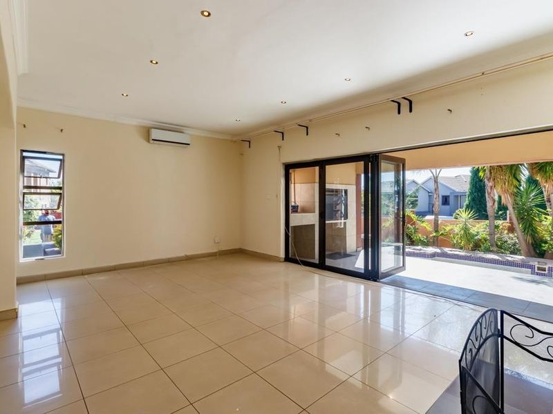 5 Bedroom Family Home to Rent in Valley View Estate, Centurion - Photo 4