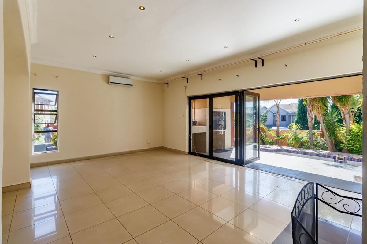 5 Bedroom Family Home to Rent in Valley View Estate, Centurion - Photo 4