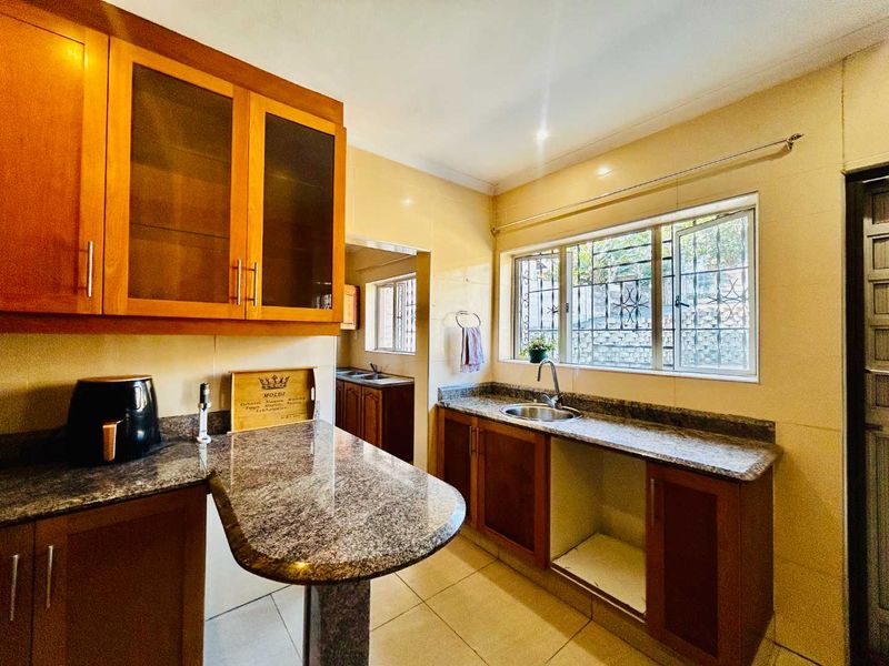 For Sale | The Wolds  | 4 Bedroom 2 Bathroom House - Photo 9
