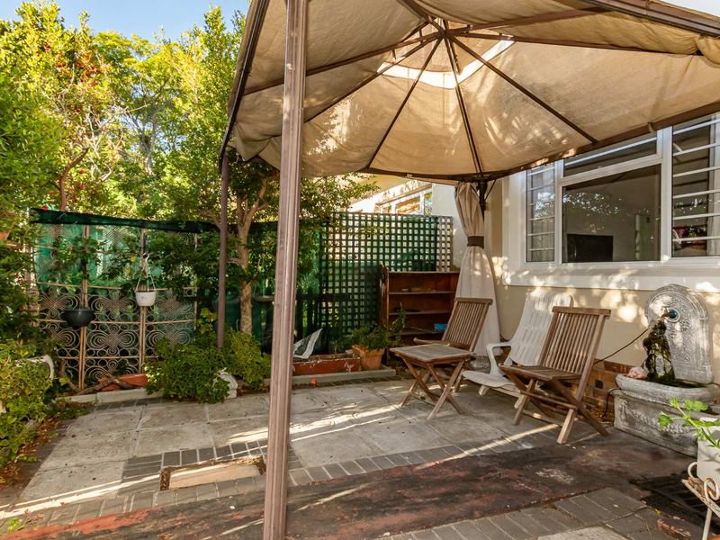 Charming Plumstead Retreat: Comfort & Convenience Await - Photo 3