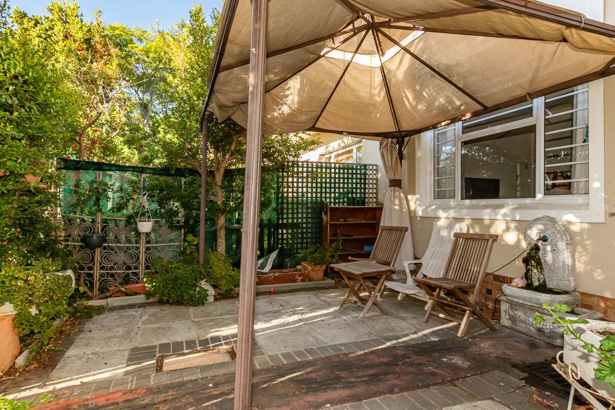 Charming Plumstead Retreat: Comfort & Convenience Await - Photo 3