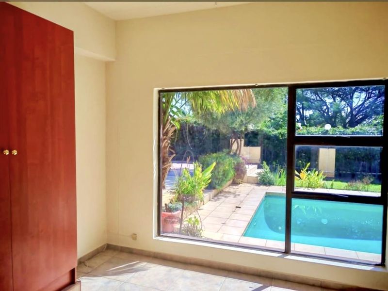 2-Bedroom, 2-Bathroom Ground Floor Apartment in Groenkloof/Muckleneuk - Photo 4