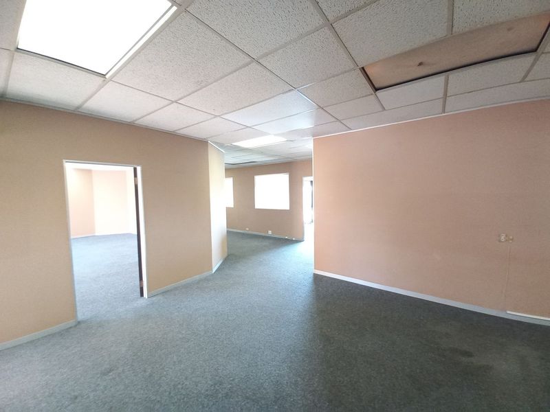 877m2 Alrode Office To Let - Photo 4
