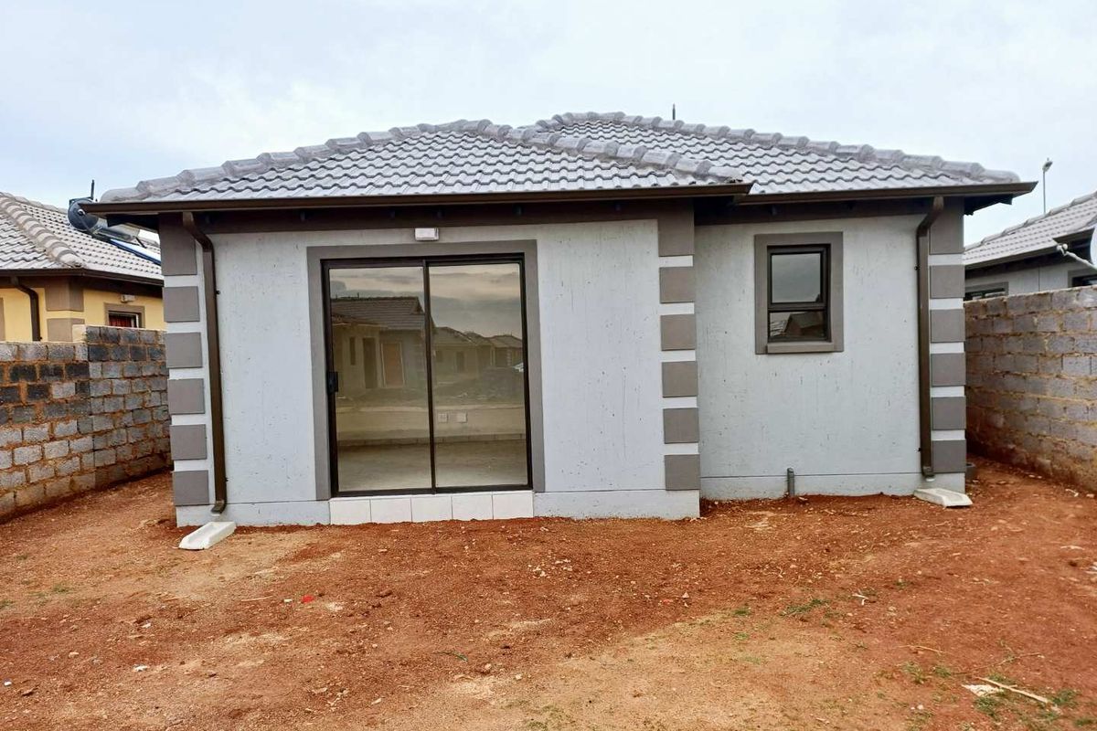 Modern Enclosed Estate - Photo 2