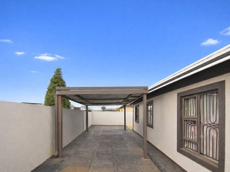 Beautifully Designed Home with Peace of Mind! - Photo 4