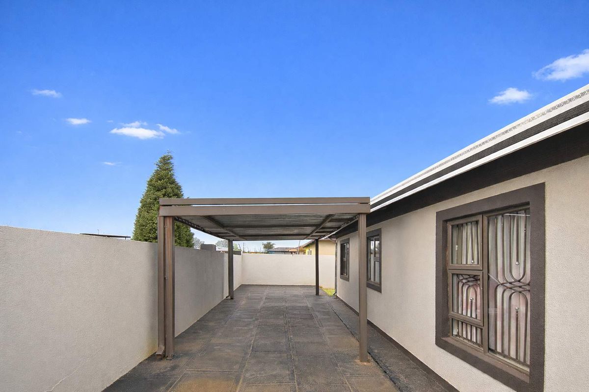 Beautifully Designed Home with Peace of Mind! - Photo 4