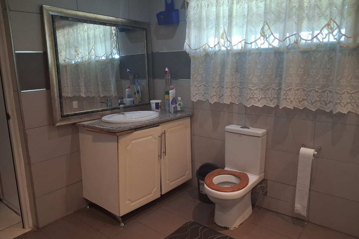 4 Bedroom House To Rent Unitas Park - Photo 3