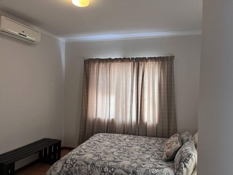 Corner Unit with extra spacious garden - Photo 5