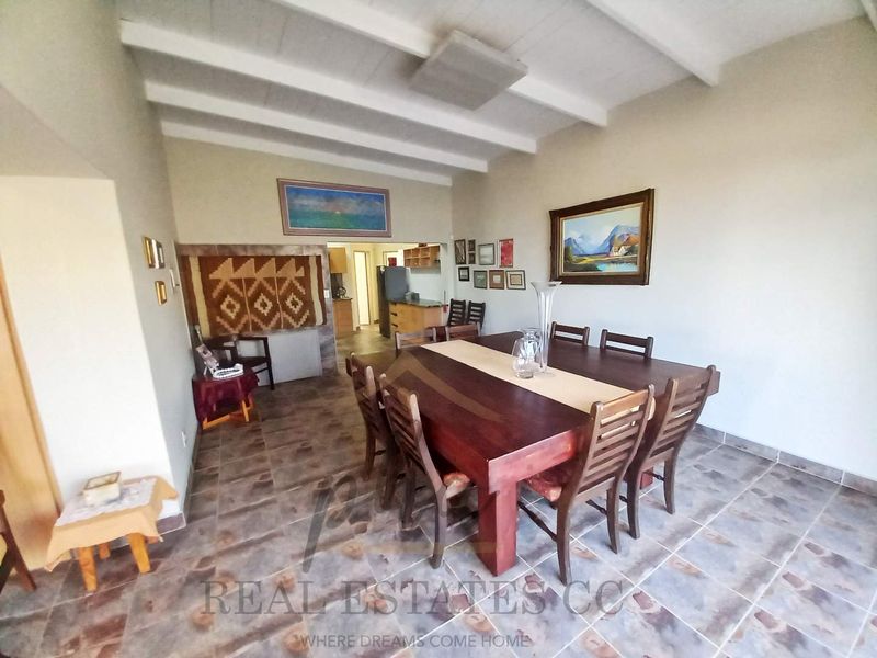 Family Home For Sale In Hentiesbay, Walking Distance From The Beach - Photo 6