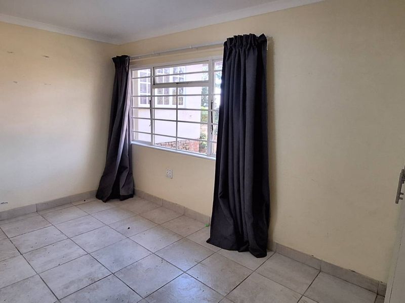 2 Bed Garden Flatlet including water - Crestview - Photo 10