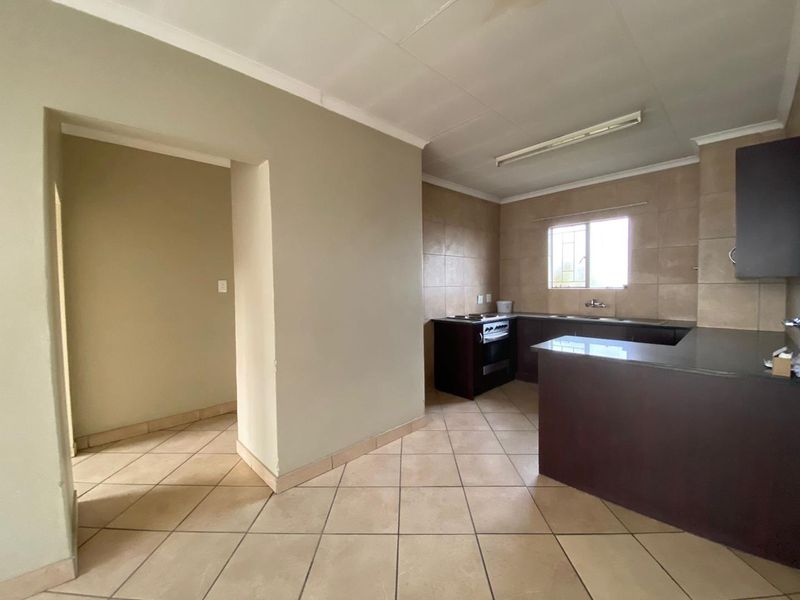 Stunning 2-Bedroom Apartment in a Secure Estate - Photo 5