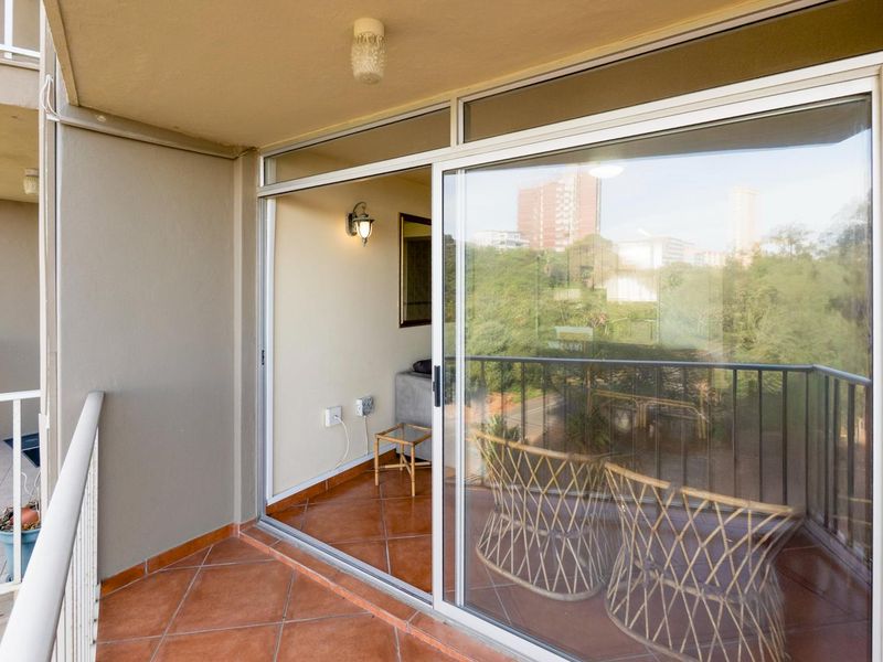 Fully furnished on the beach - Photo 2