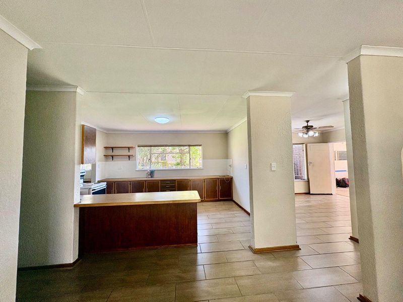 Comfortable family home in quiet street - Photo 7