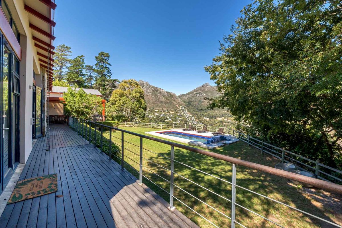 An Exceptional Luxury Retreat in Exclusive Kenrock Country Estate - Photo 2