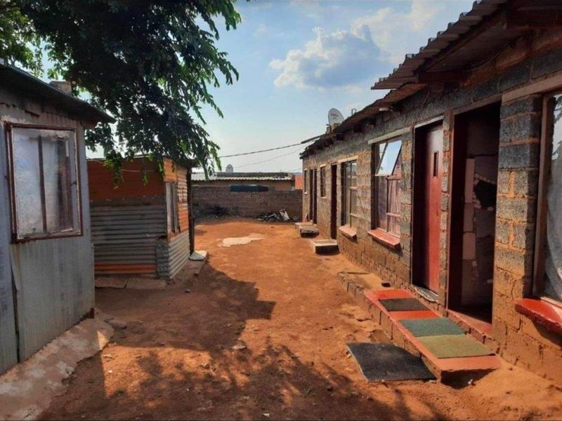 Cash Deal , Cash Deal .Property Investment In Ivory Park Ext 6 - Photo 4