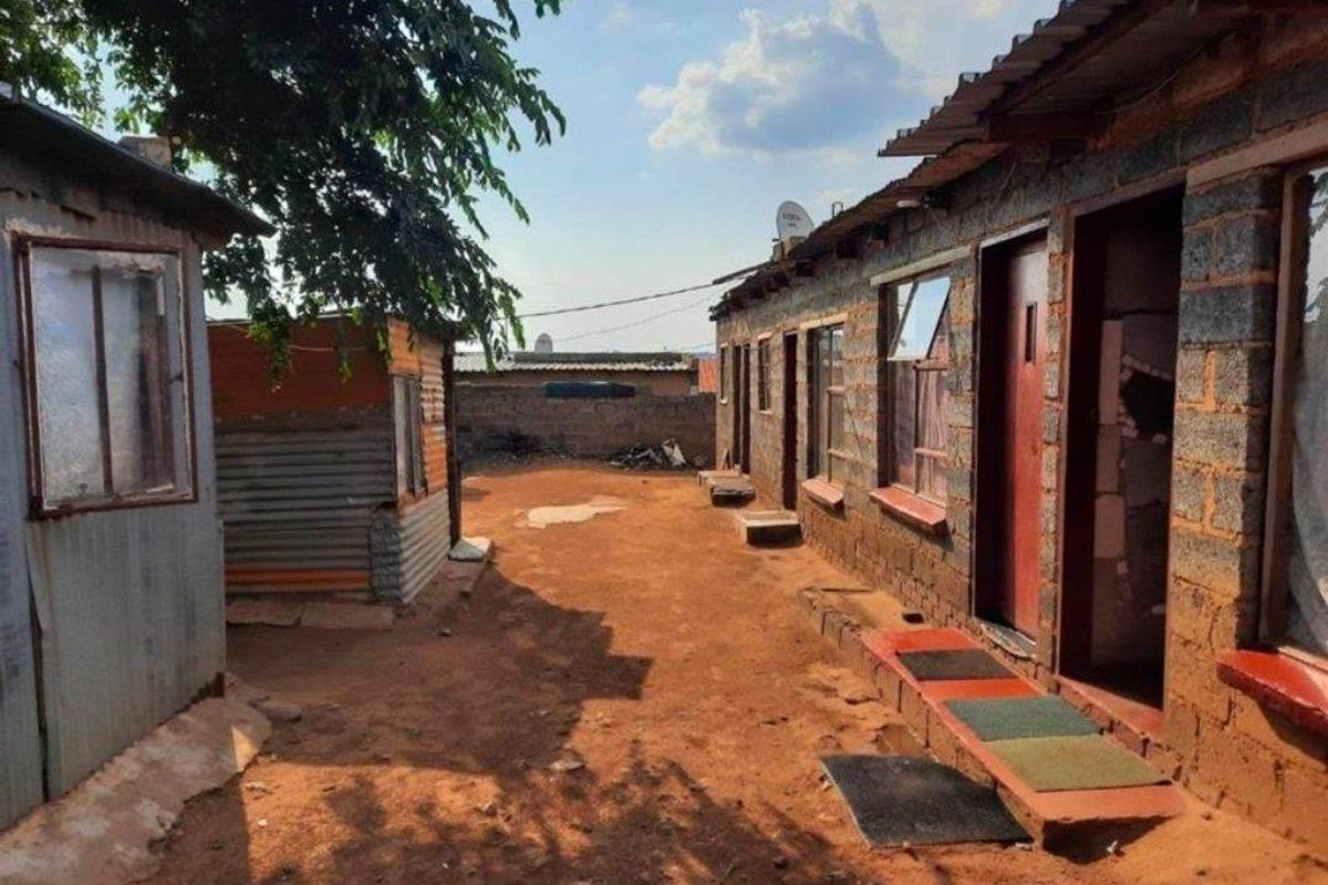 Cash Deal , Cash Deal .Property Investment In Ivory Park Ext 6 - Photo 4