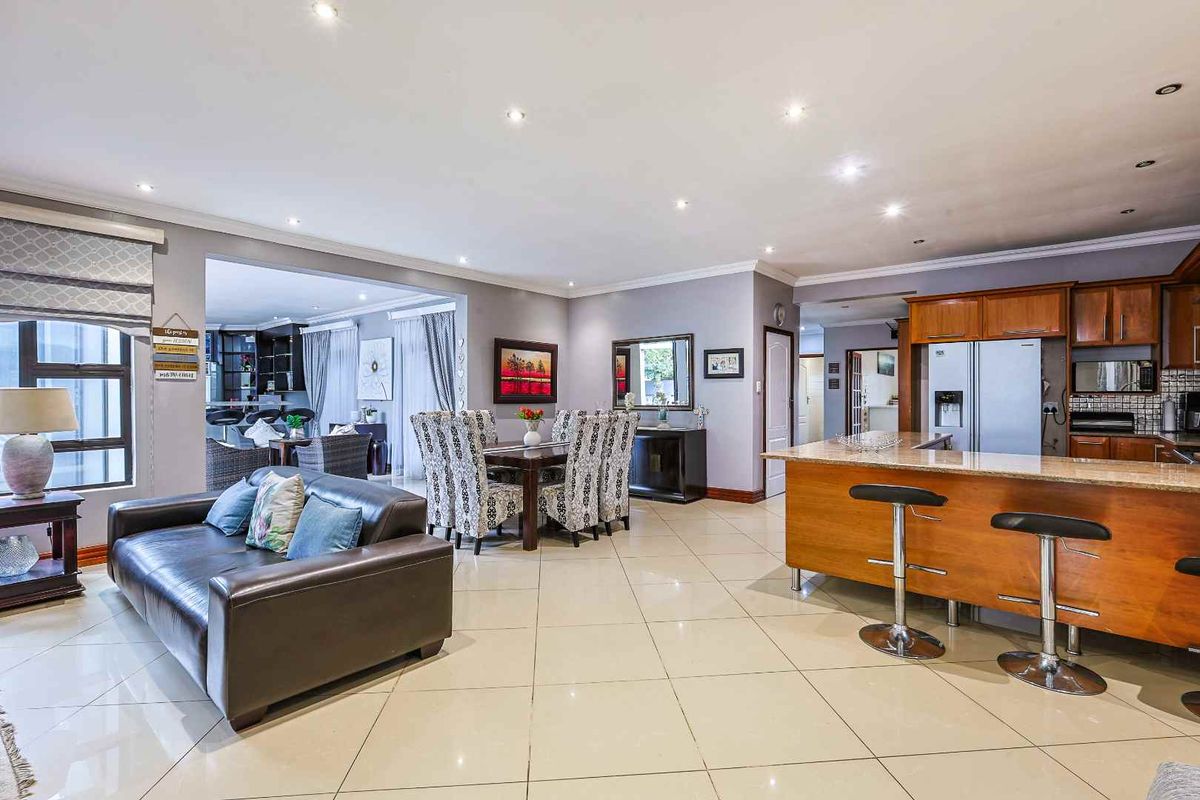 Spacious 4-Bedroom Family Home – Semi-Furnished Option Available | R38,000 - Photo 5