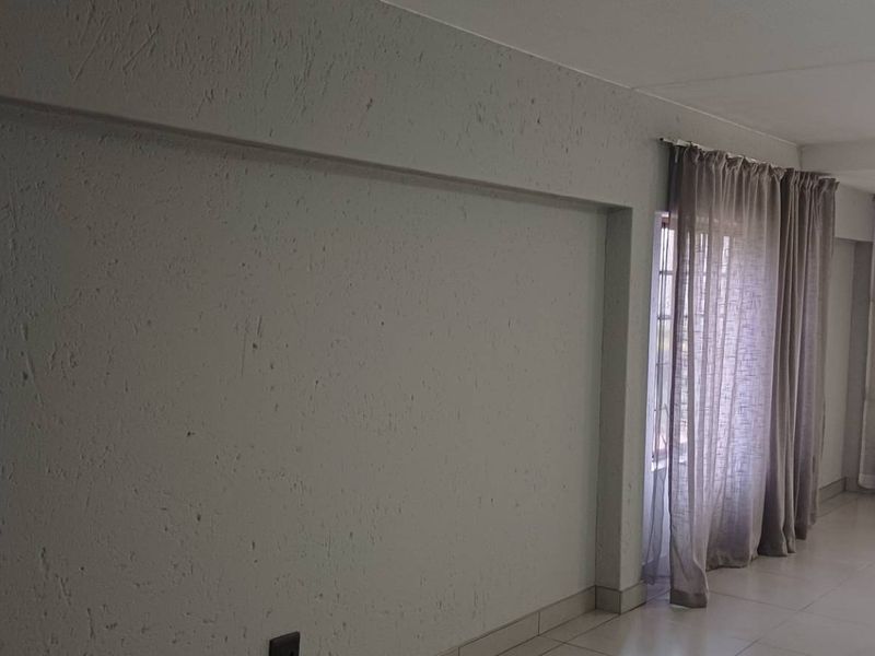 2 BED APARTMENT SANDOWN - Photo 4