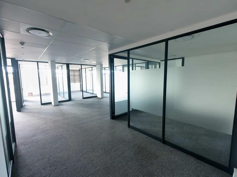 Modern Office Space To Let – Grosvenor Square, Century City - Photo 5